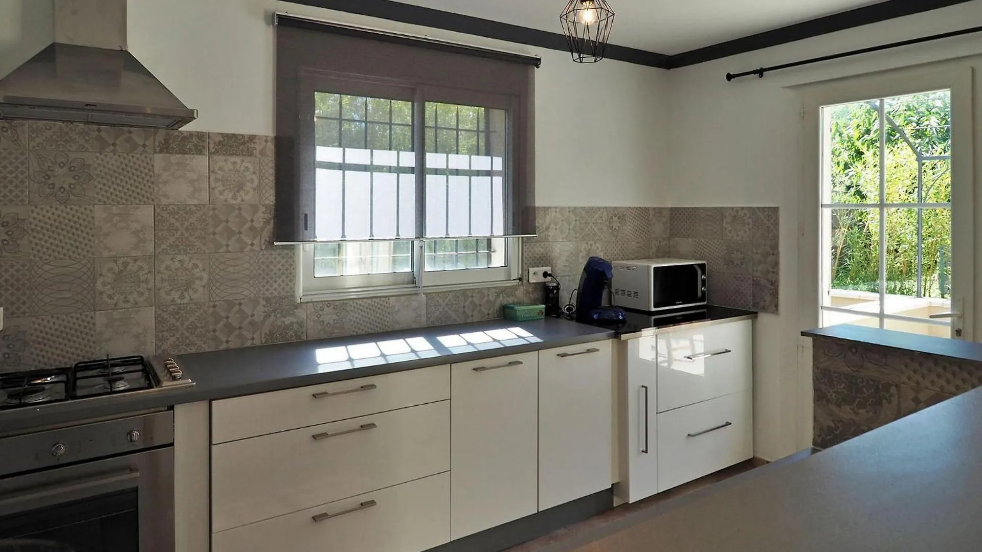 Holiday home Zebre Villa Eyragues