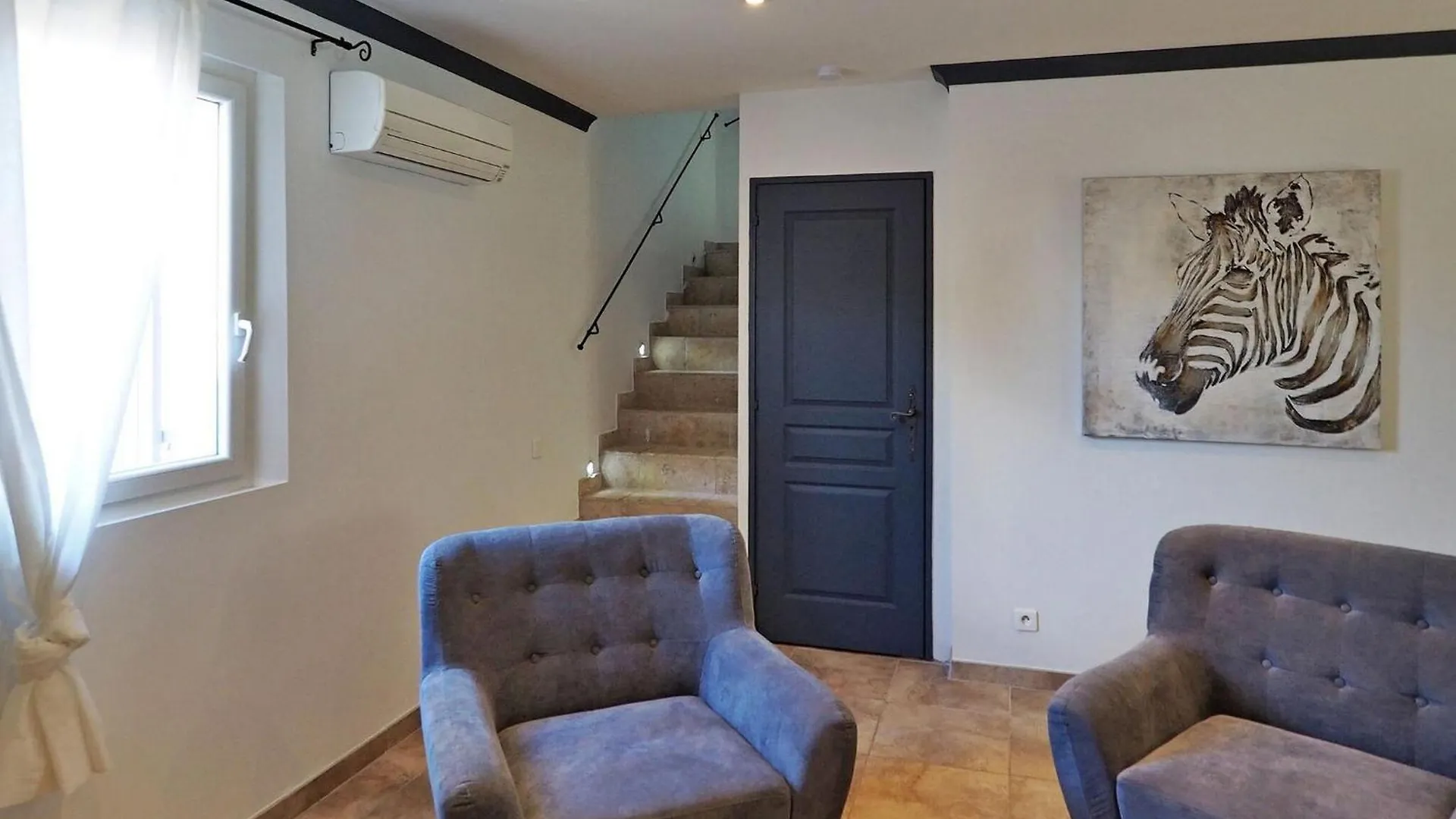 Zebre Villa Eyragues