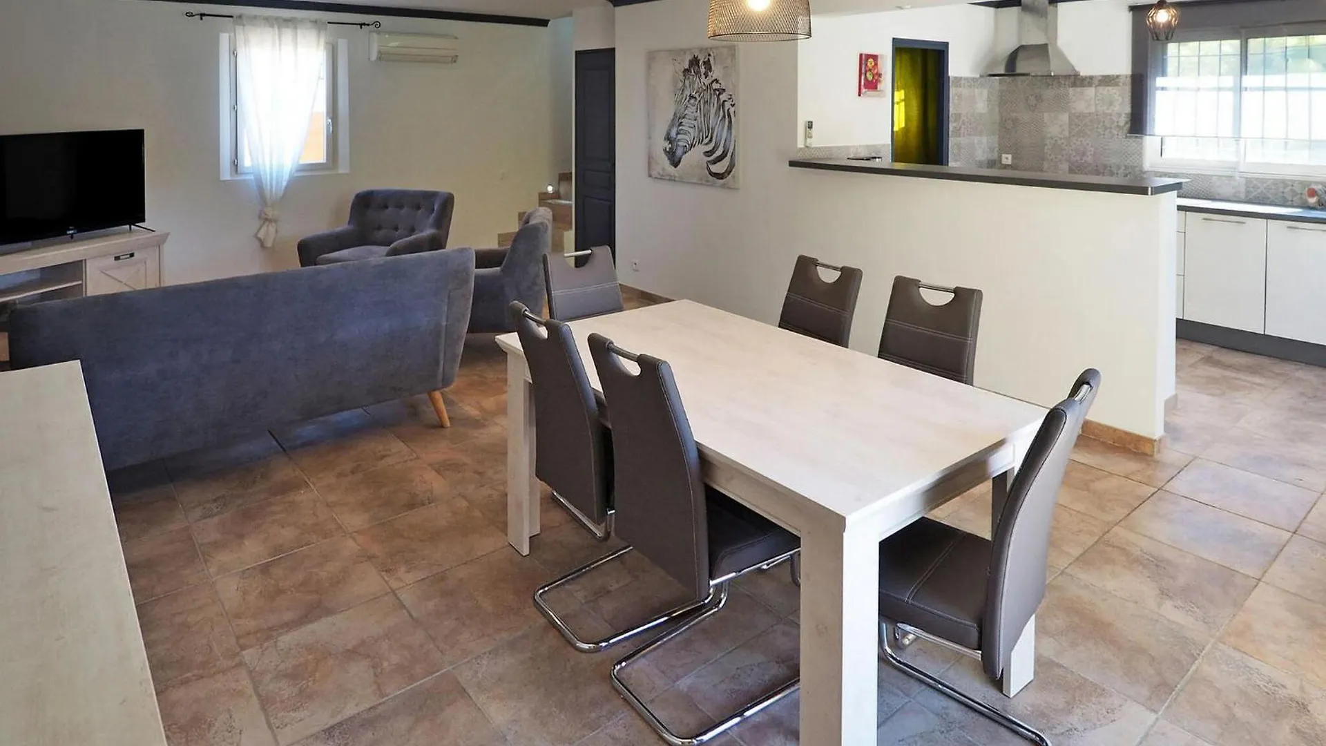 Zebre Villa Eyragues