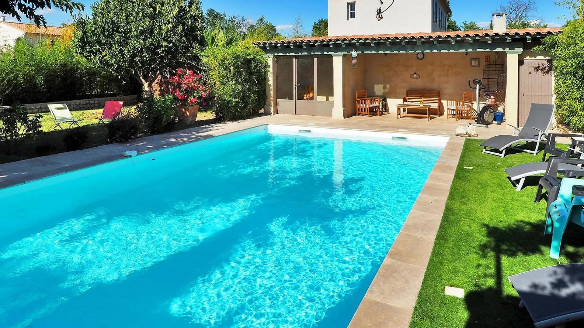 Zebre Villa Eyragues France